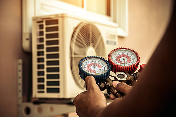 Professional Hvac technician working in Holts Summit, MO